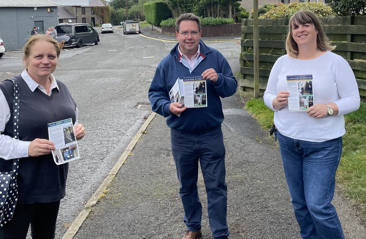 CraigWHoy1's tweet photo. Great to get out with @jenny_linehan in Lauder today to reinforce the message that @BorderTories has a strong team working all year round for residents. https://t.co/HuJapLQhMc