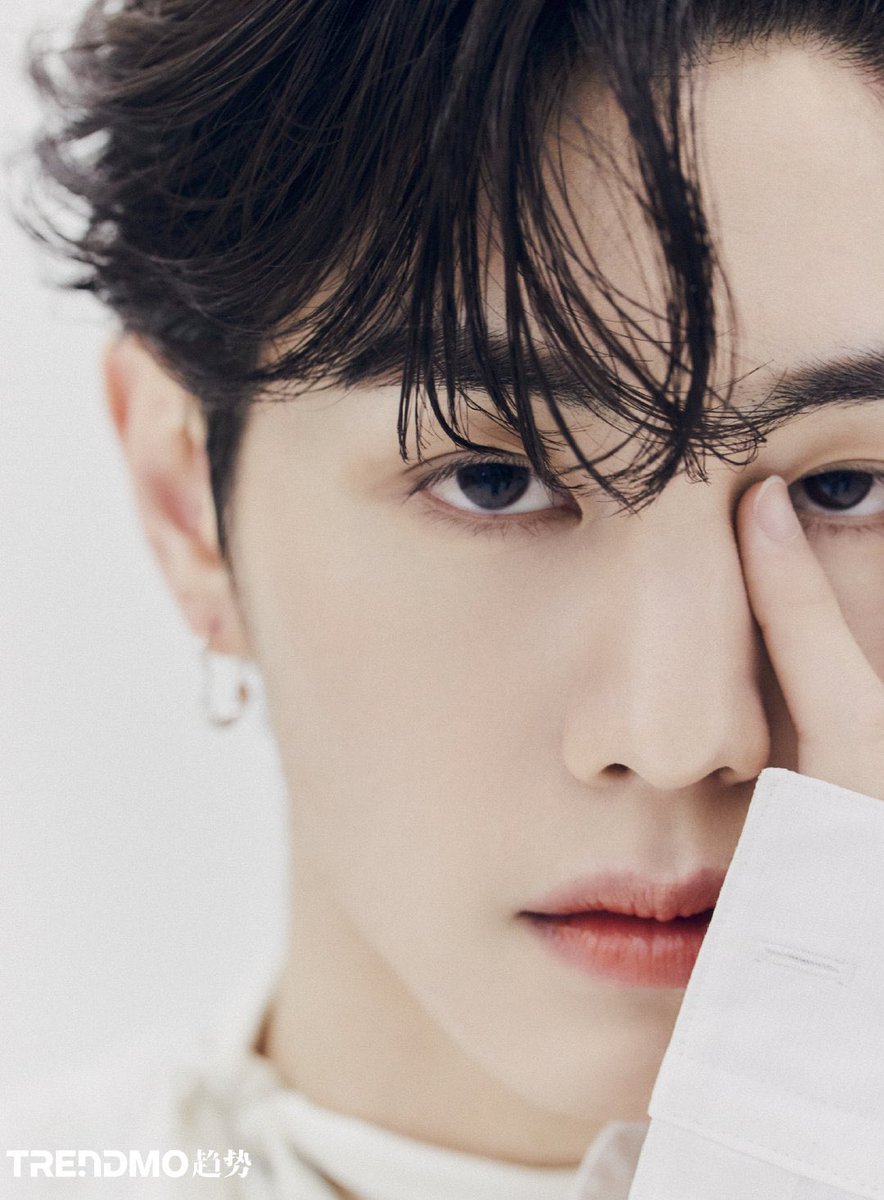 WORLDMUSICAWARD's tweet photo. Happy Birthday to #GOT7's gorgeous and hugely talented lead rapper #Mark! 👨‍🎤🎂🎁🎉🎇👑 #MarkTuan #HappyMarkTuanDay #HappyBirthdayMarkTuan 
https://t.co/voIKiI1GUN https://t.co/3nSM8gh61Z