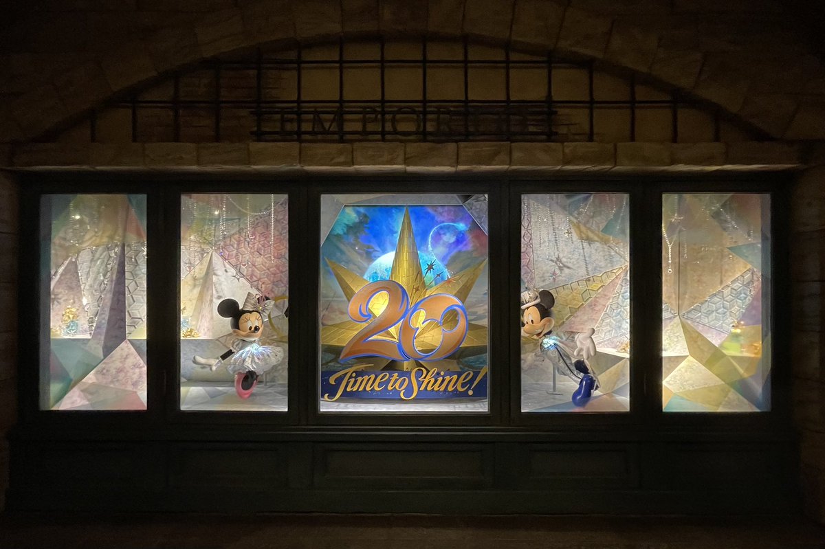 Shunsuke V Twitter 東京ディズニーシー周年 のピース オブ ザ ドリームのショーウィンドウが飾られています Tdr Now