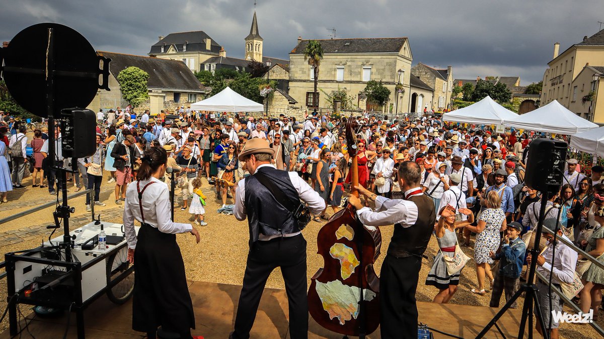 WeelzFr's tweet photo. Festival @AnjouVintage 2021
"#Saumur s'affirme d'année en année comme la capitale du vélo vintage en Europe"
👉 https://t.co/tiaNWzKzVy
#AVV21 #anjouvelovintage https://t.co/OxOQqEatKB