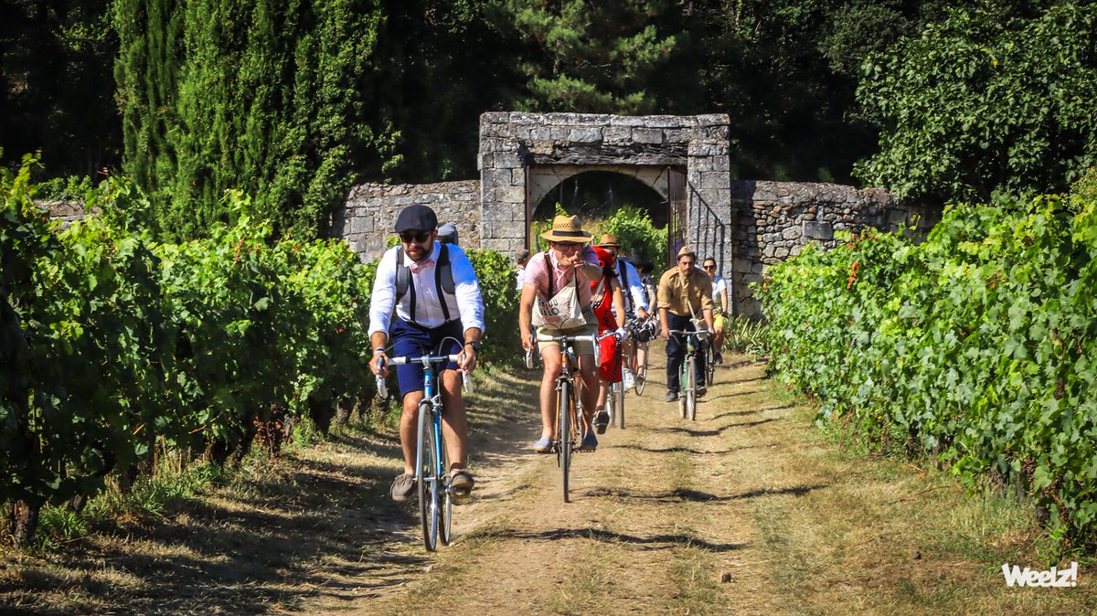 WeelzFr's tweet photo. Festival @AnjouVintage 2021
"#Saumur s'affirme d'année en année comme la capitale du vélo vintage en Europe"
👉 https://t.co/tiaNWzKzVy
#AVV21 #anjouvelovintage https://t.co/OxOQqEatKB