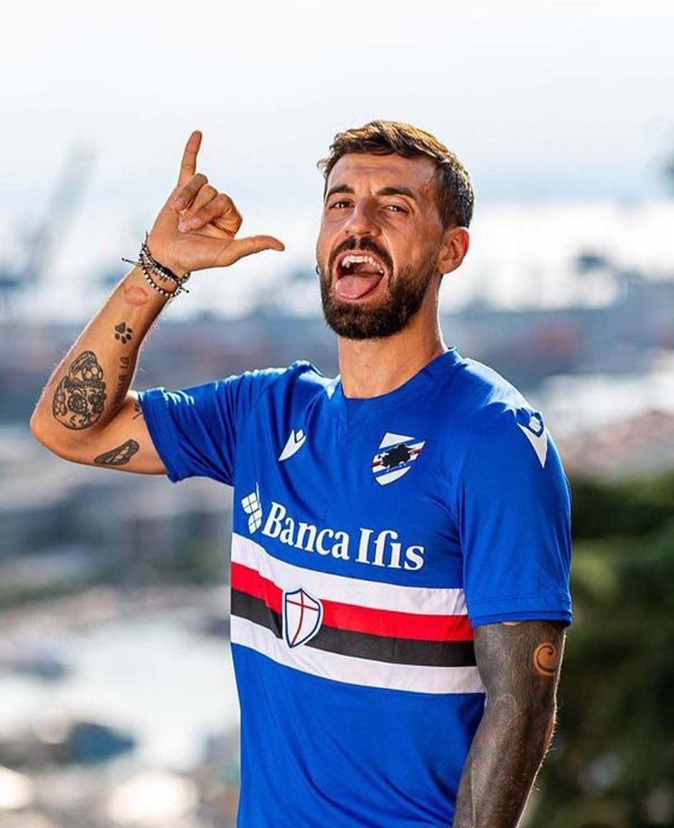 FrSerieA's tweet photo. #Caputo "J'arrive avec beaucoup d'enthousiasme. La Sampdoria est un club historique avec des supporters fantastiques. J'ai hâte de tout donner pour ce maillot. Je veux boire beaucoup de bières &amp; célébrer chaque but avec les supporters" https://t.co/tBlqkZWBqm