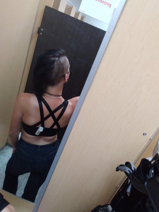 When in Ross💋🖤 #sarashangrila #professionalswitch #proswitch #switch #personalsub #alternative #goth<a href="/tag/sarashangrila"class="tags">#sarashangrila</a><a href="/tag/professionalswitch"class="tags">#professionalswitch</a><a href="/tag/bdsm"class="tags"><span>#bdsm</span></a><a href="/tag/happy"class="tags"><span>#happy</span></a><a href="/tag/fridaynight"class="tags"><span>#fridaynight</span></a><a href="/tag/confident"class="tags"><span>#confident</span></a><a href="/tag/fetish"class="tags"><span>#fetish</span></a><a href="/tag/brat"class="tags"><span>#brat</span></a>