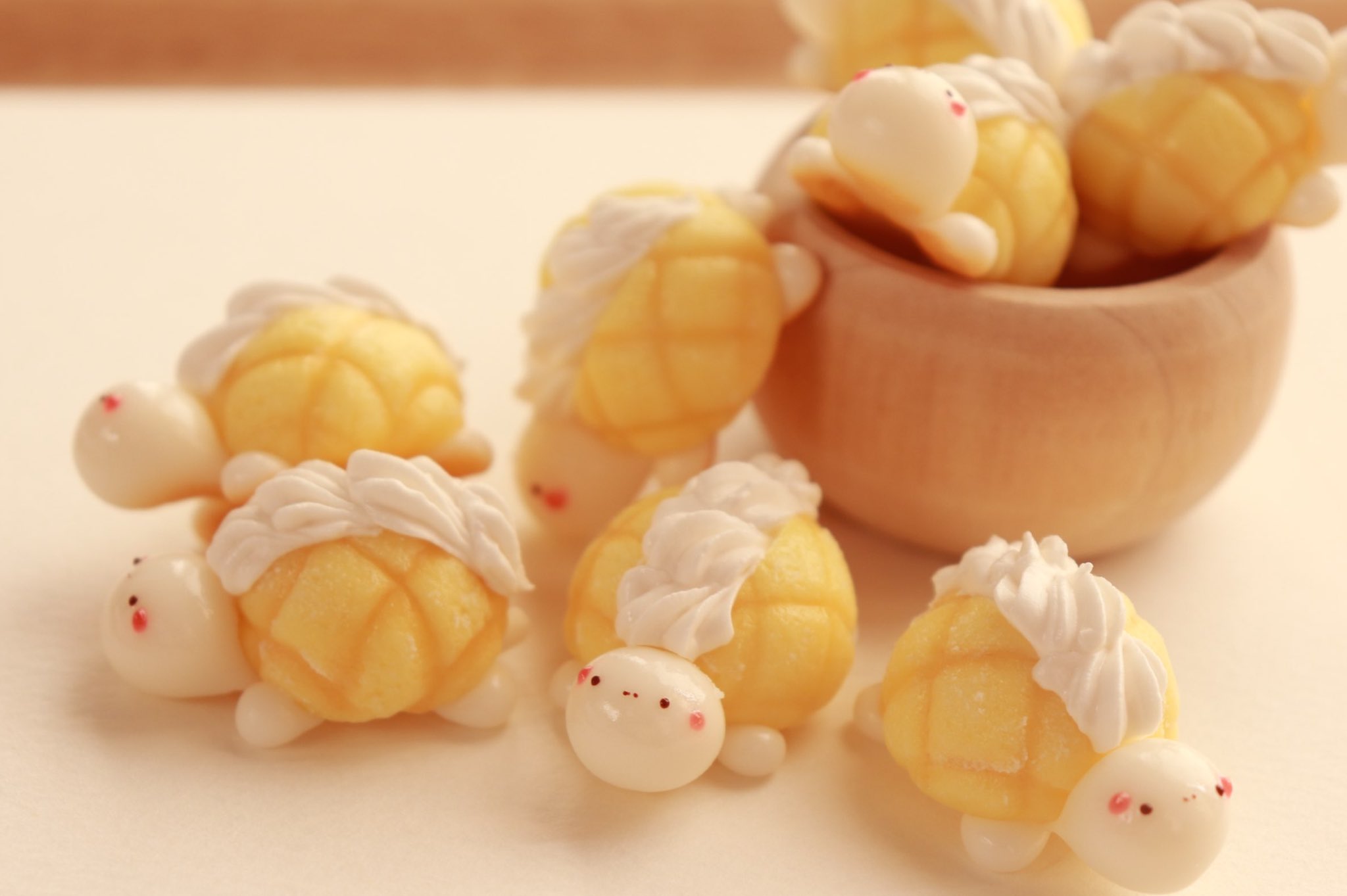 Twitter 上的 ちびあかぽん 9月になったのでフォロワーさんに自己紹介しようぜ 食べ物 どうぶつモチーフを粘土で制作しております 8割はカメさんスイーツですが 他のどうぶつも作る事も 作品の販売はその時にしか無い 数量限定作品を期間を設けて販売しております