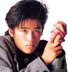 完全に一致では無いのだが何となく似てる 若い頃の坂上忍と 若い頃の岡村靖幸 ツイレポ