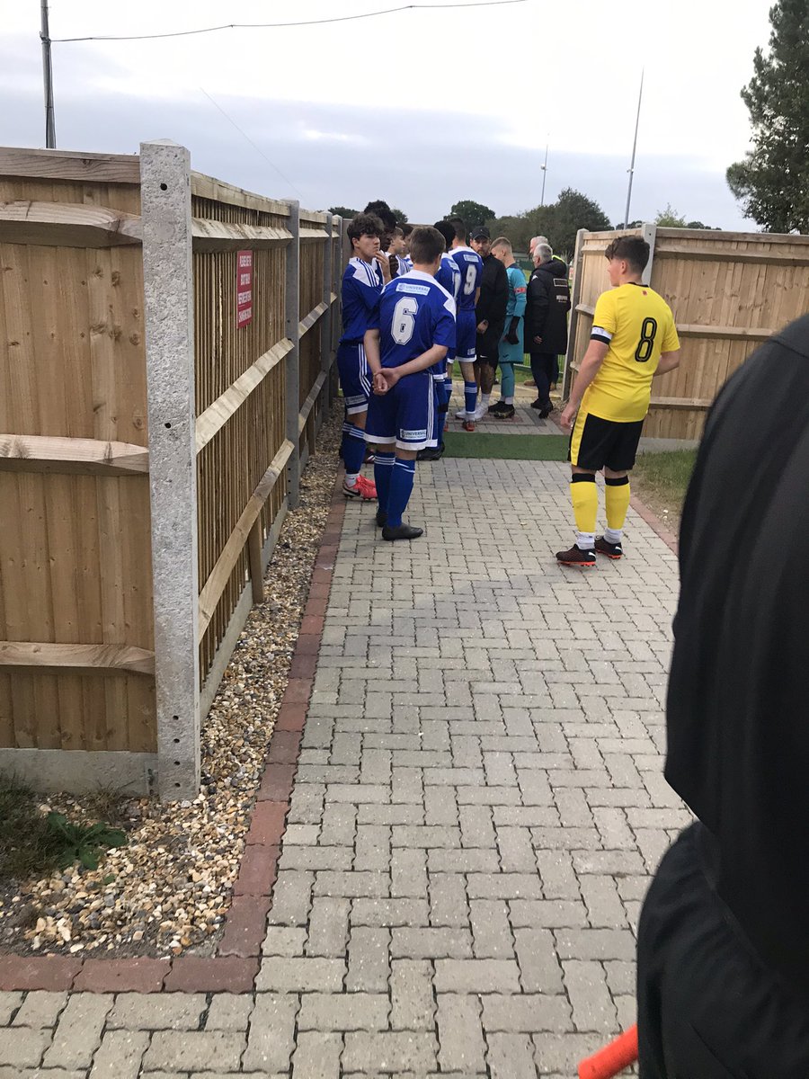 SamscottFa's tweet image. #FAYouthCup

#sholingfcyouth

Love fa cup under the lights nothing better🔴⚪️🔴⚪️

Calm before the storm⚽️⚽️