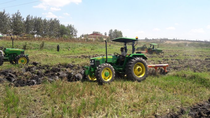 jcniyomugabo's tweet photo. #Agricultural mechanization will be a key driver of efficient farming systems in #Africa 

It enhance productivity and enables the transition towards market-oriented agriculture, providing off-farm employment that is attractive to women and youth
. https://t.co/YfCxtDj2sl