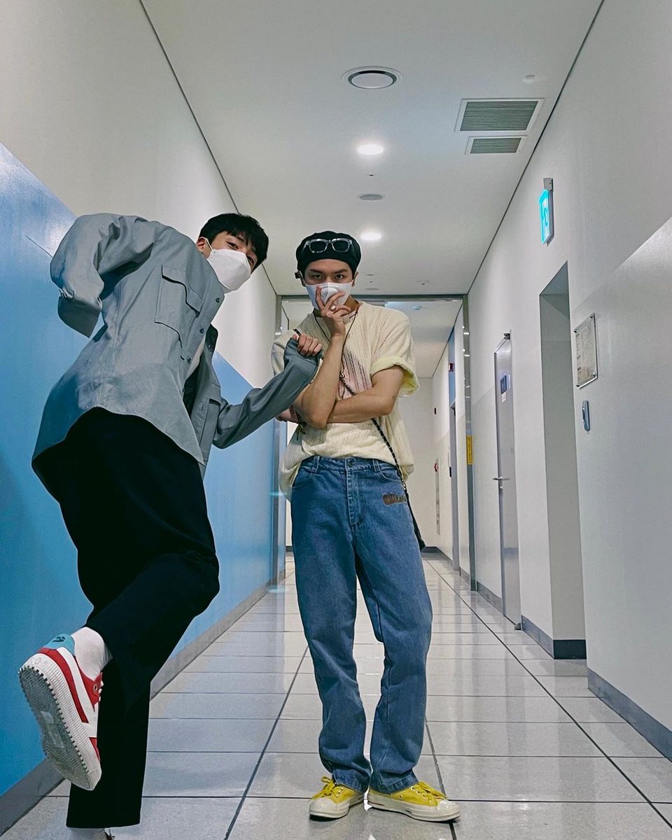 pentagonitaly's tweet photo. | INSTAGRAM |
210904

[#KINO]: "Auguro tanta felicità a Godi e ai Choco!"

#PENTAGON #펜타곤 @CUBE_PTG https://t.co/un8T2O9iZj