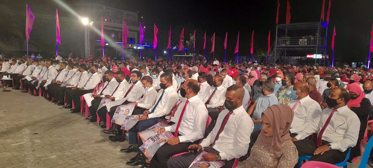 AdamNaseerMoha8's tweet photo. Progressive Congress Coalition baavvaa #Addana Jalsa feshigen kuriyah dhanee 
#HappenningNow
#FreeRaeesYameenNow https://t.co/njNibOjiQ4