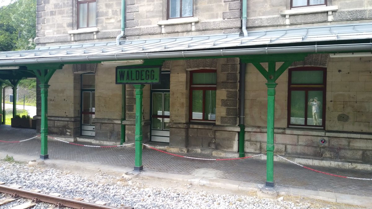 DonProletarus's tweet photo. Schade...das die @unsereOEBB solche wunderschöne Banhöfe so links liegen lässt😢
Heutzutage zu 90% nur noch Automaten,und oft nicht mal die
Die Moderne frisst alles auf..
Hier #Waldegg im #Piestingtal https://t.co/2jTR3lgriB