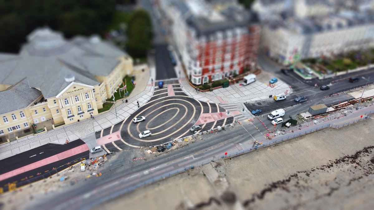 ExploringIsle's tweet image. Broadway roundel #IsleOfMan