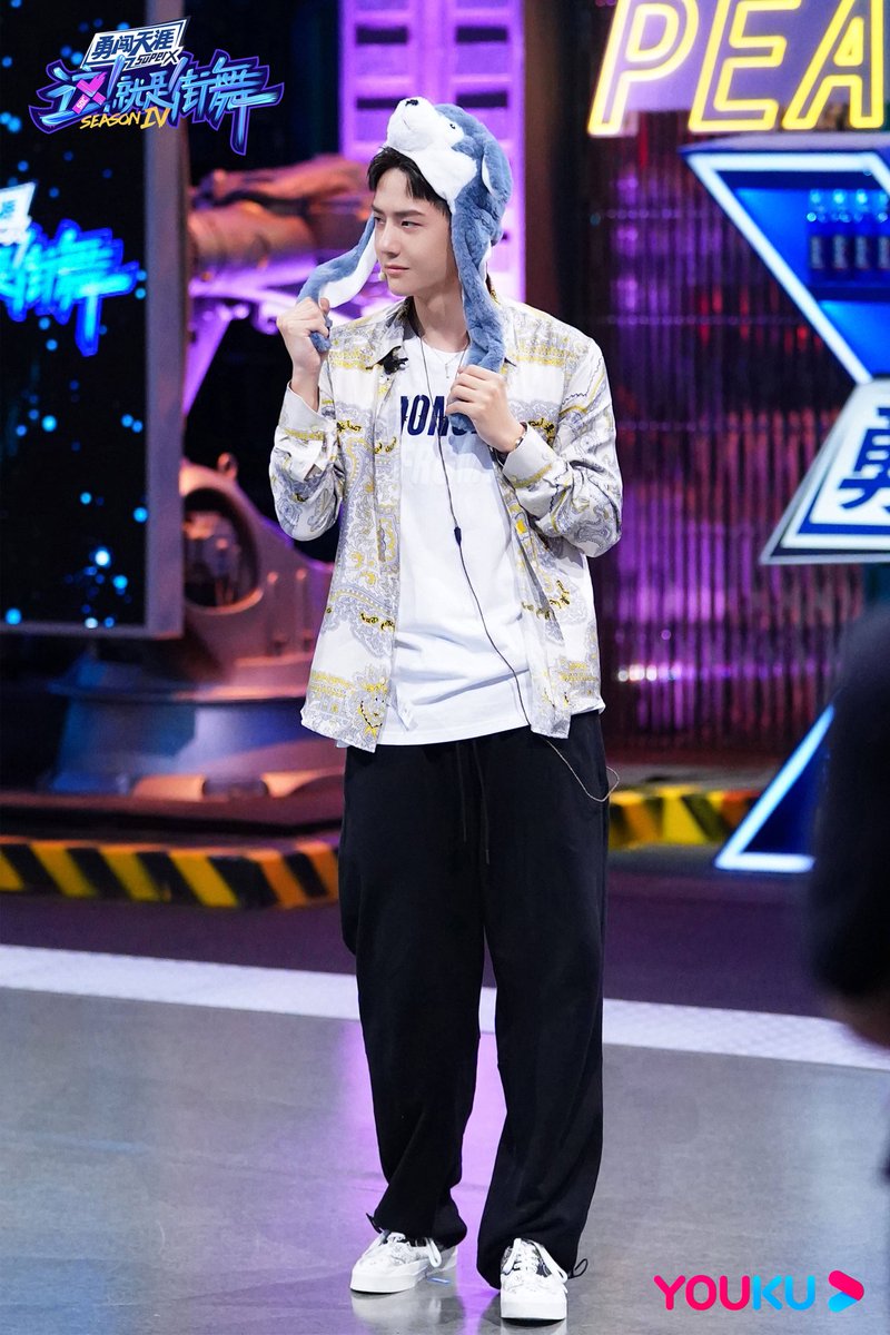 WYBmyanmar's tweet photo. [210904] 这就是街舞 Weibo Update 

See you tonight 

#王一博 #WangYibo 
#YIBO #ဝမ်ရိပေါ်
#หวังอี้ป๋อ #왕이보  #StreetDanceofChinaS4 #CaptainYiBo  #CaptainYiboSDC4 https://t.co/byofOdOyrN