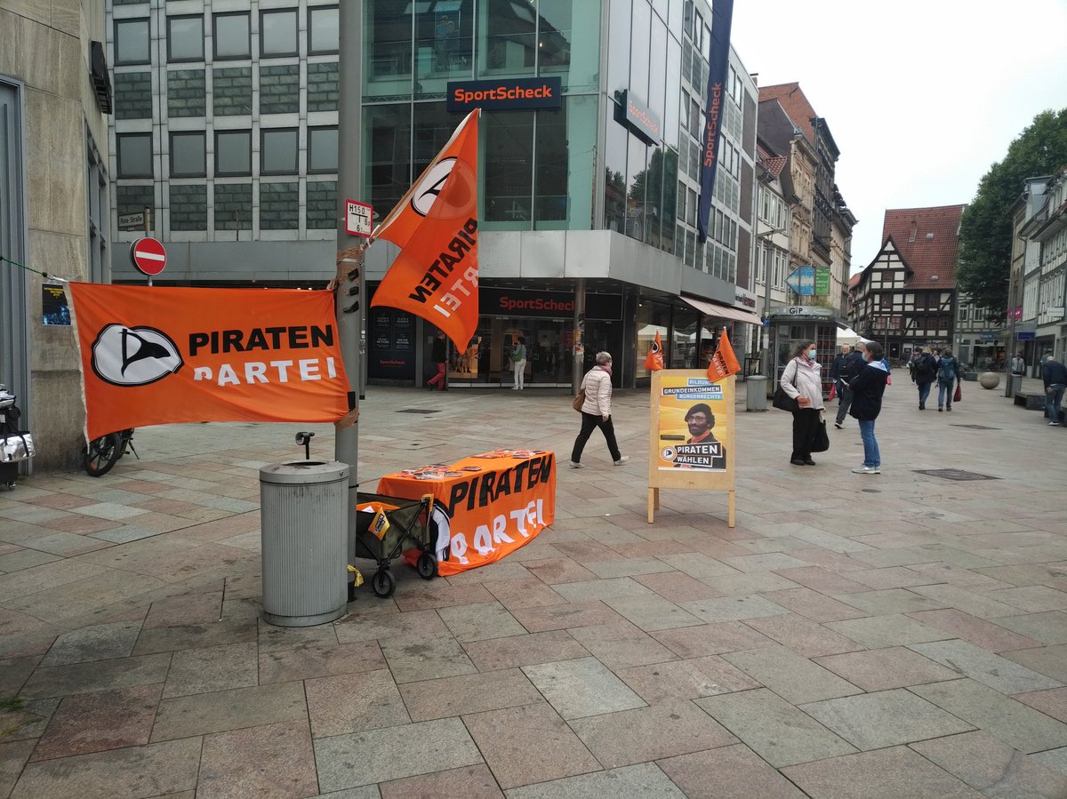 Weiter Wahlkampf in #göttingen am Gänseliesel #piratengoe