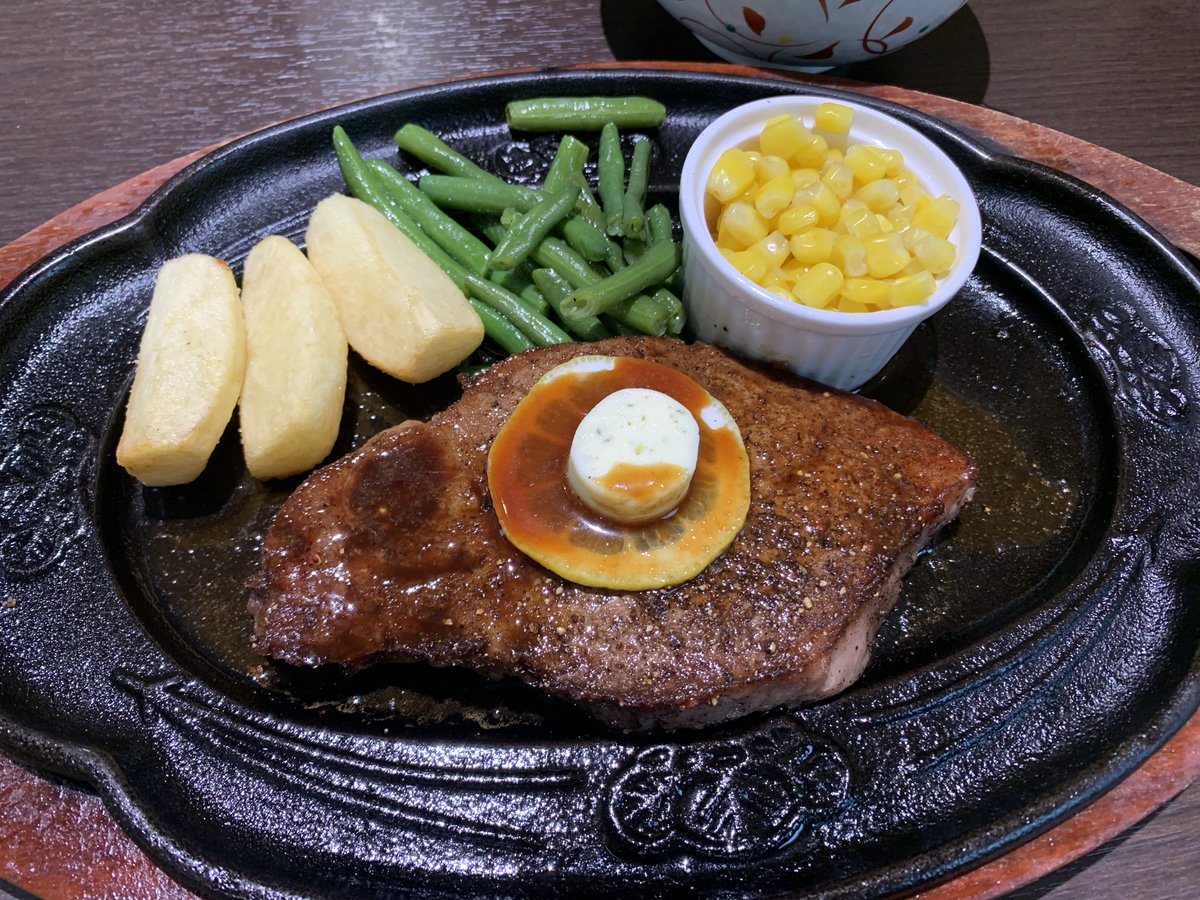 hanainthefuture's tweet photo. ありがたく
あなたのお命
いただきます🐃

レモンの上のものは
ハーブ入りのバターです。

人生全てが経験なのです😌 https://t.co/RNM2l2DJal