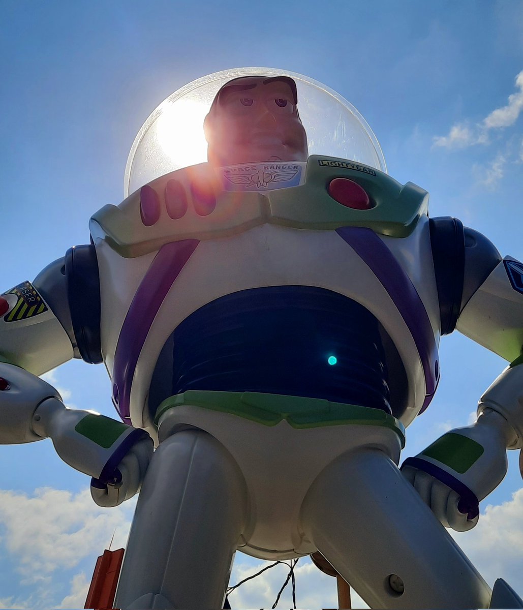37DisneyStreet's tweet photo. If my Toy Story knowledge is correct... isn't this a massive fire hazard? - H https://t.co/uDr5QmlRNI