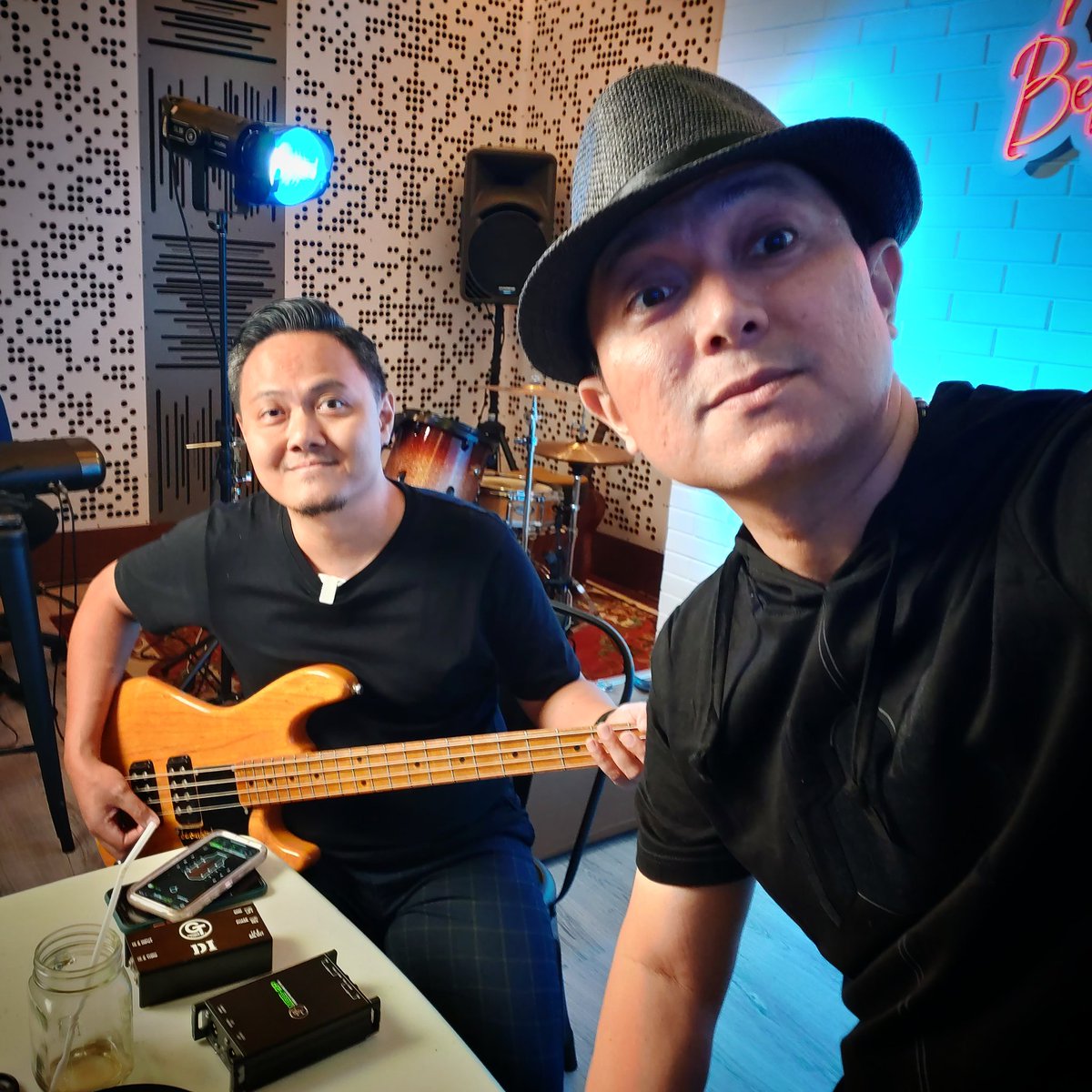 theflyband tweet media