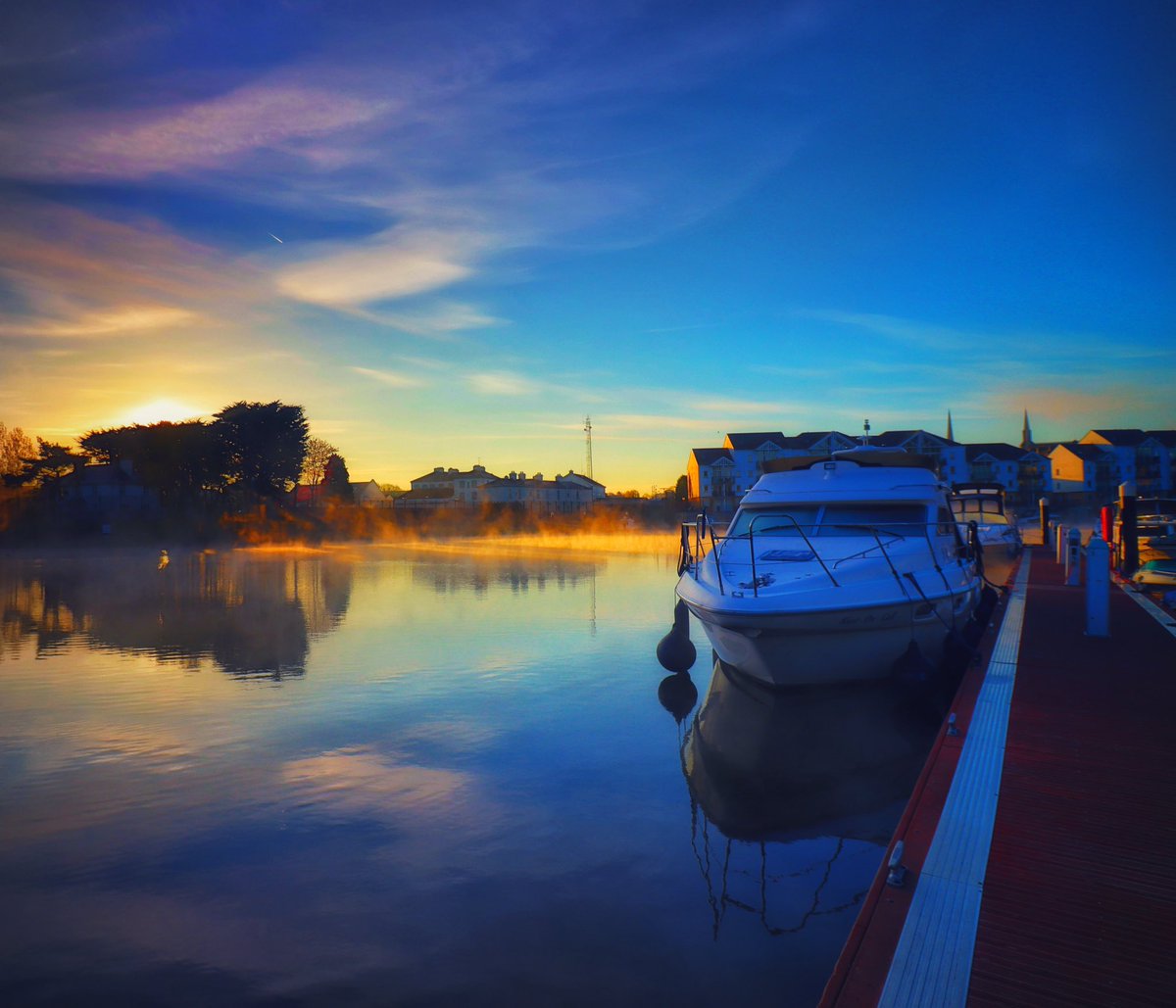 Beautiful sunrise at Portora Wharf Enniskillen <a href="/StormHour/">#StormHour</a>