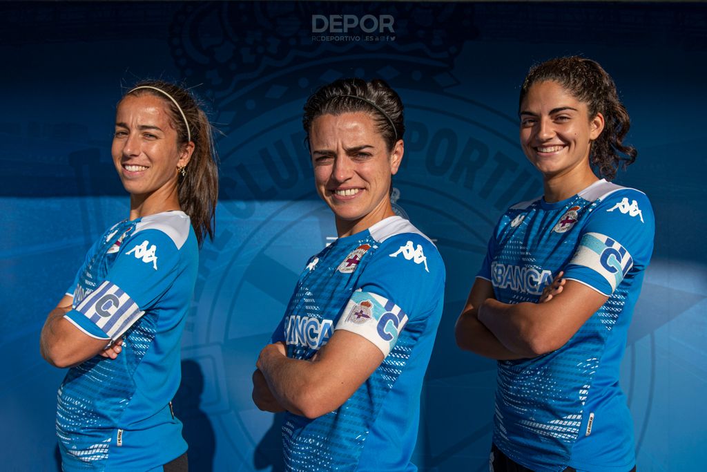Con C de Compromiso con este Club e este proxecto. Con C de Capitás! 

Alba, Patri, Cris ⚽️ #asnosas 🦋 #VoemosXuntas 💙 #MoitoPorVivir