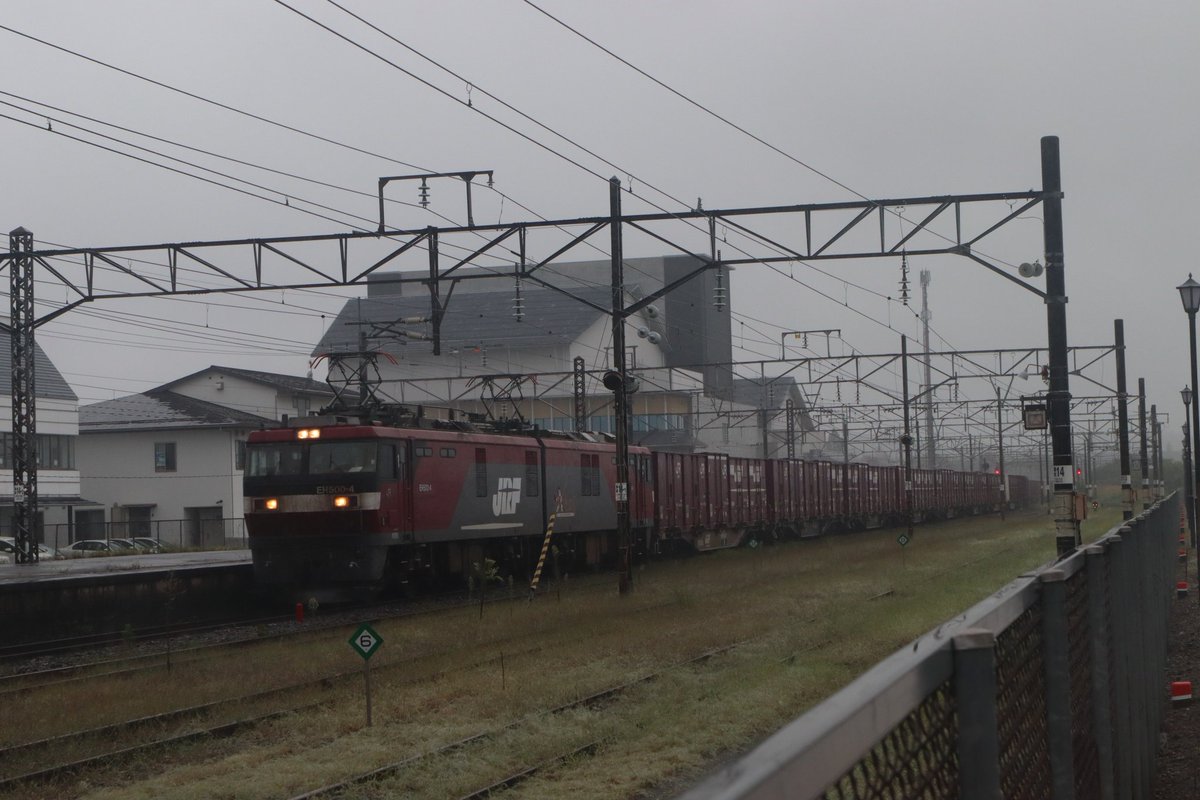katsumi1974rail's tweet photo. 今日と明日は休日になりましたので、午前中は泉崎村と白河市内で撮影してきました。
4083レでは洗浄されて綺麗なUT5A-124&amp;125を撮影できました。
連日の雨降りで、汚れているカマが散見されました。
添付した画像は4089レ牽引EH500-4も汚れが目立ってきました。
#UT5A https://t.co/xozuEBAbAy