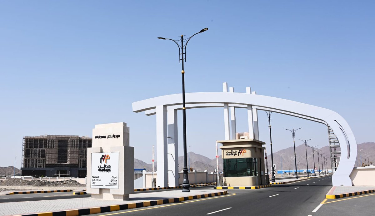 قال المهندس داود بن سالم الهدّابي، مدير عام #مدينة_سمائل_الصناعية أن #مدائن حصلت على الموافقة المبدئيّة من وزارة الإسكان والتخطيط العمراني لتوسعة المدينة بمقدار 5 ملايين متر مربع تقريباً، والتي ستوفر 600 قطعة أرض إضافية، مؤكدا حجز أكثر من 52 ٪ من الأراضي القابلة للتأجير حتى الآن.