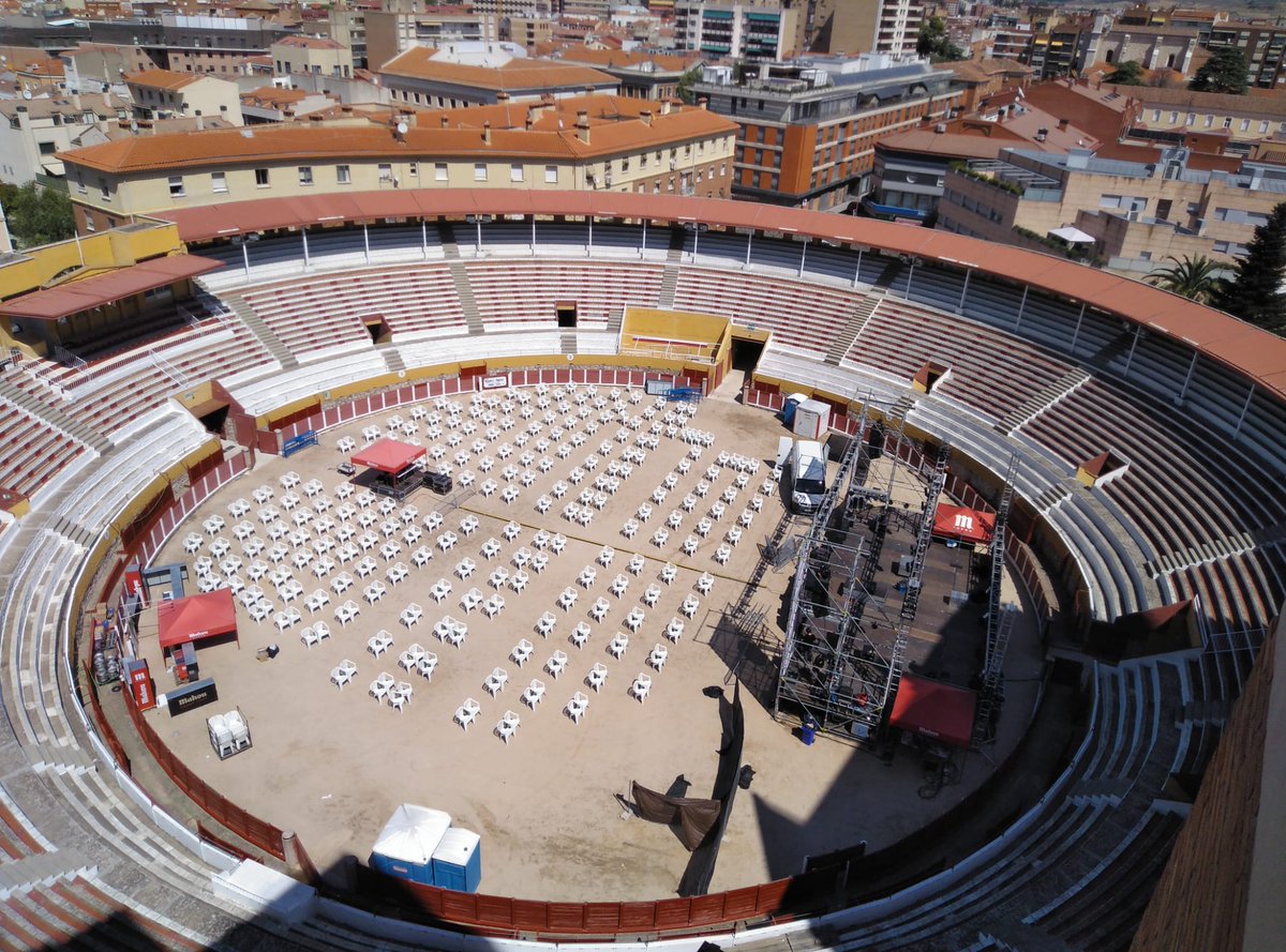 GuadalajaraAyto's tweet photo. 🔝🎤Todo listo en la plaza de toros para recibir este sábado a Blas Cantó  🎸

🏃¡Date prisa y no te quedes sin entrada, en taquillas de la plaza de Santo Domingo y en https://t.co/SbVE1v427f!

#Guadapop #FestejosGU https://t.co/UTagRYbbww