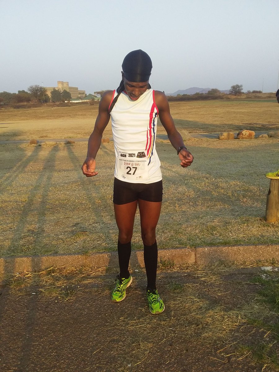 CpourMbovu's tweet photo. my first official 21km done and dusted at Medunsa(SMU).
with a time of 1:32:13. I'm coming slowly but surely. thanks AGN π€π€π€π€π€πβ€
#RunningWithTumiSole
#Running4change
#RunningMan
#SMU21km https://t.co/iJ5WEvVqi3