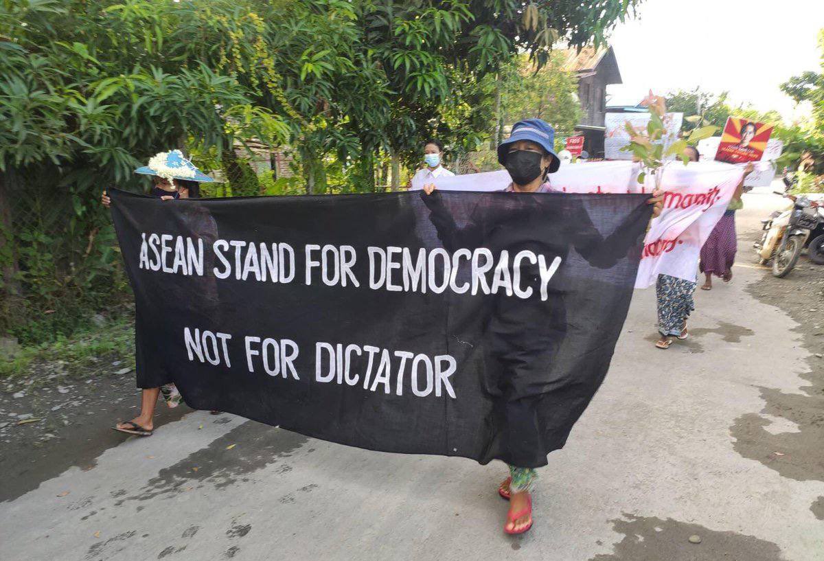 BurmaSpring2021's tweet photo. Protest against military dictatorship by General Strike of Kale locals  #TakeAction_NoMoreWords #WhatsHappeningInMyanmar #Sep4Coup https://t.co/uvQRbzRHmx