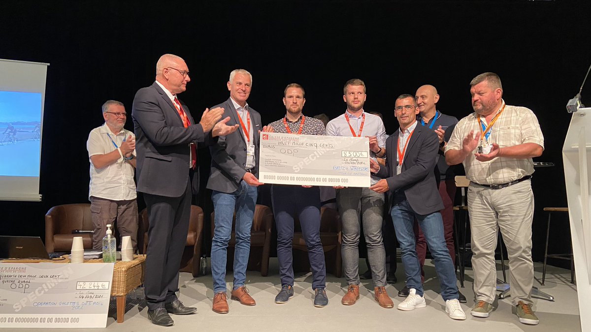 Remise de 2 chèques pour les #pupilles de l’<a href="/ODP/">A</a> suite aux opérations « galettes des rois 2021 » et « Breizh Wheelers » pour plus de 50 000 € 💪🙏👍