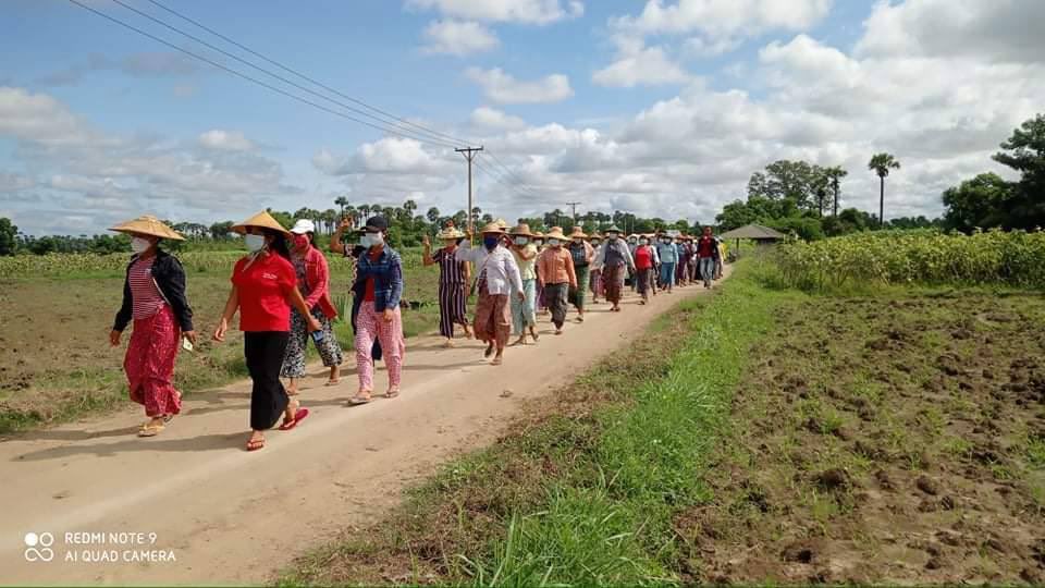 jayyyshinn's tweet photo. Protest against military dictatorship on Sep 4 by residents from northern part of Salingyi &amp; eastern part of Yinmarpin  #TakeAction_NoMoreWords #WhatsHappeningInMyanmar #Sep4Coup https://t.co/wsgNJcn4a9