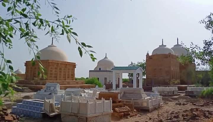 kbsaeedani's tweet photo. Chitori talpur dour ka tareekhi qabristan
#chitori
#graveyard https://t.co/n11GRxu5nc