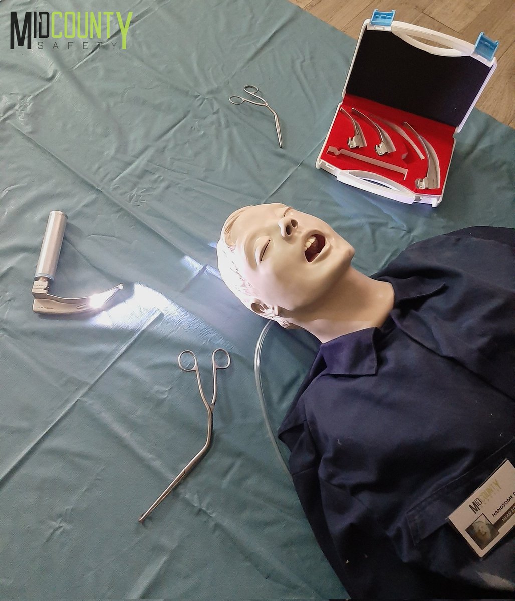 Handsome Dave had a rough end to the week! 

In other news... we're in the training room today, filming another two videos for the Mid County Safety Show.

midcountysafety.co.uk
#laryngoscope #airwaymanagement