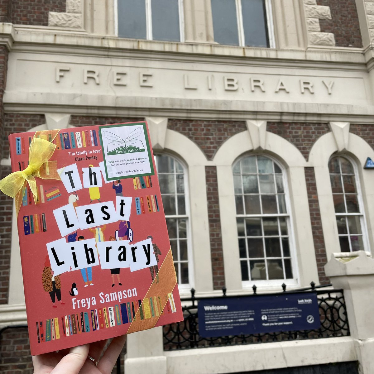 Bookfairies_NE's tweet image. Book fairies around the UK are celebrating the release of #TheLastLibrary by @SampsonF!
Which lucky visitor to @S_ShieldsMuseum will find a copy of The Last Library that was hidden there today?
#TBFLibrary #ibelieveinbookfairies