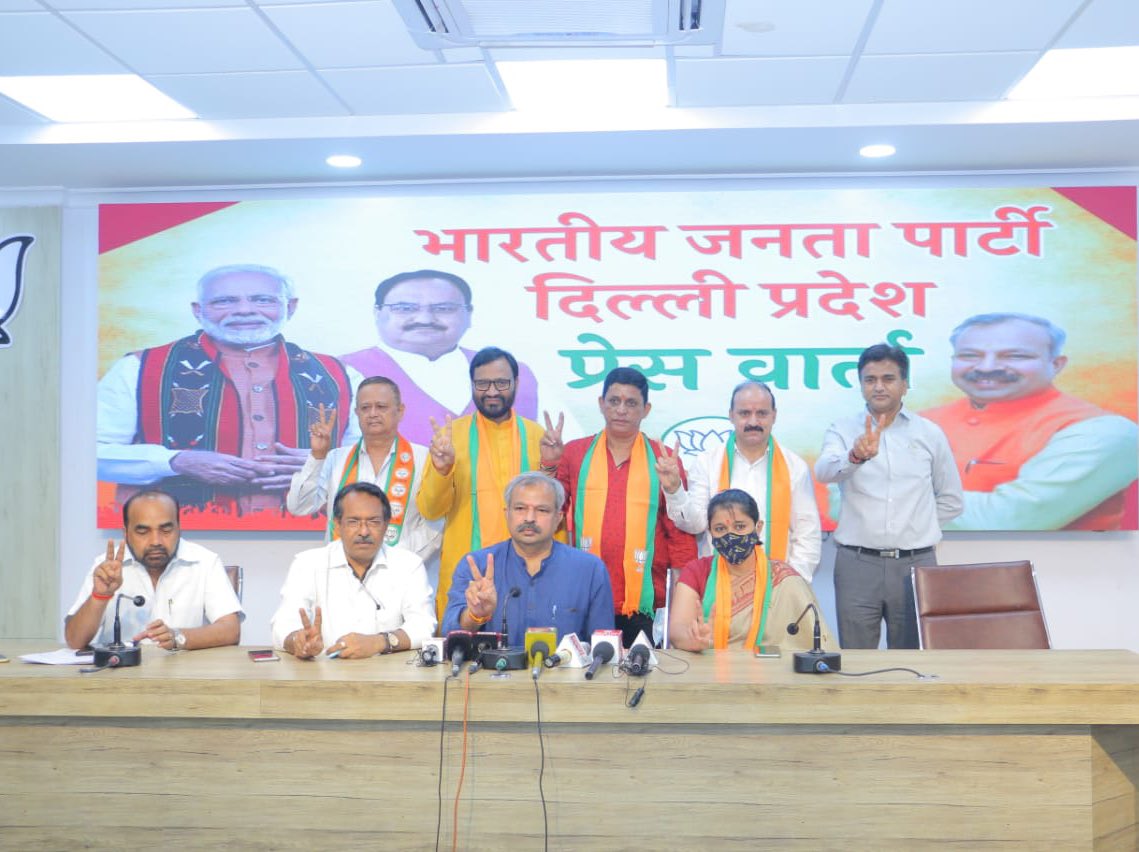 adeshguptabjp's tweet photo. पूर्वी दिल्ली नगर निगम से आम आदमी पार्टी की निगम पार्षद श्रीमती ज्योत्सना शर्मा समेत उत्तराखंड के अन्य प्रमुख लोगों ने आज प्रदेश कार्यालय में भाजपा की सदस्यता ग्रहण की।

मुझे विश्वास है कि इससे संगठन को और अधिक मजबूती मिलेगी!

मैं सभी का भाजपा परिवार में हार्दिक स्वागत करता हूँ। https://t.co/ifBk0TuIiN
