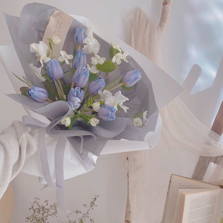 billiatdoux's tweet photo. Blue and purple,
Me and you, as one. 

Happiest born day; and once again, #𝐝𝐨𝐮𝐱𝐟𝐥𝐨𝐰𝐞𝐫 belongs to you, 良い日かな。
ㅤ https://t.co/YCjxfCN323
