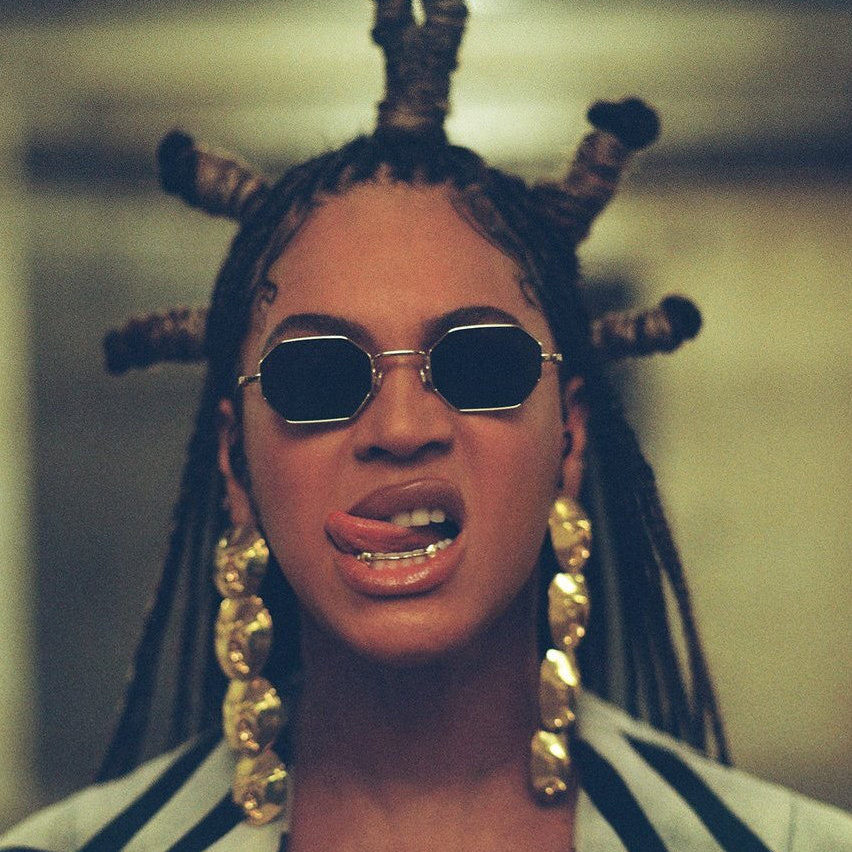 Missguided's tweet photo. Happy Birthday to our queen, Beyonce 💎🍉💘✨ #missguided https://t.co/3CGoxx4kk8