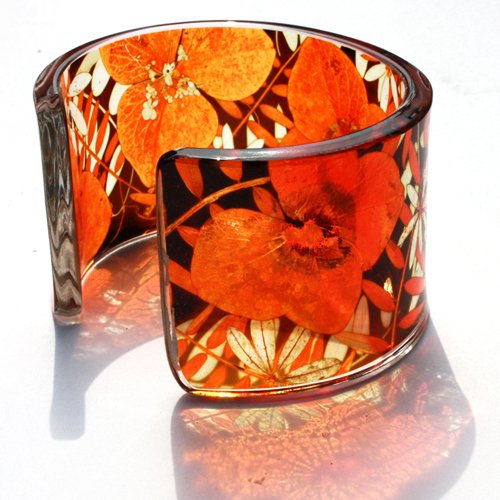 madebyhanduk's tweet image. Happy weekend to you! Our latest e-newsletter flew out to subscribers this morning. Here it is with new arrivals, a new ceramicist, a special offer, a &apos;real life&apos; show to visit and different ways to join us... madebyhandonline.cmail19.com/t/ViewEmail/r/… #supportmakers #contemporarycraft