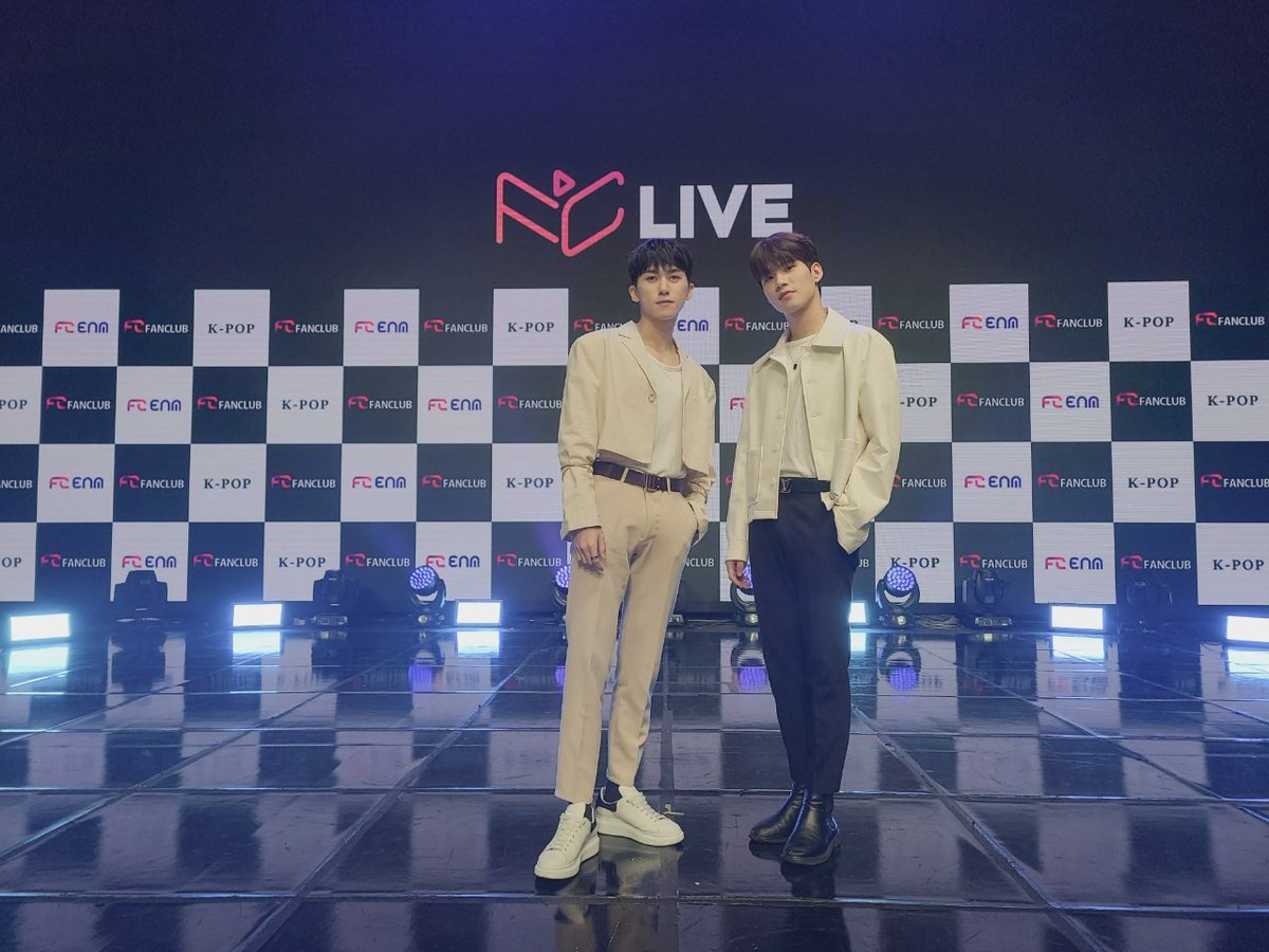 FCLIVE_official's tweet photo. #ROI &amp; #HYUN ONLINE FANMEETING GOODBYE&amp;THANKS
【📷✨】
1부 무대 사진이 토착 했습니다～🙆
2부도 많이 기대해주세요💛
1部ステージ写真が到着しました～🙆2部もぜひ期待してください💛

show2🕖20:00
🔗 https://t.co/Pi8YAysg2b

#TARGET #타겟 https://t.co/WQXsGd9G6Q
