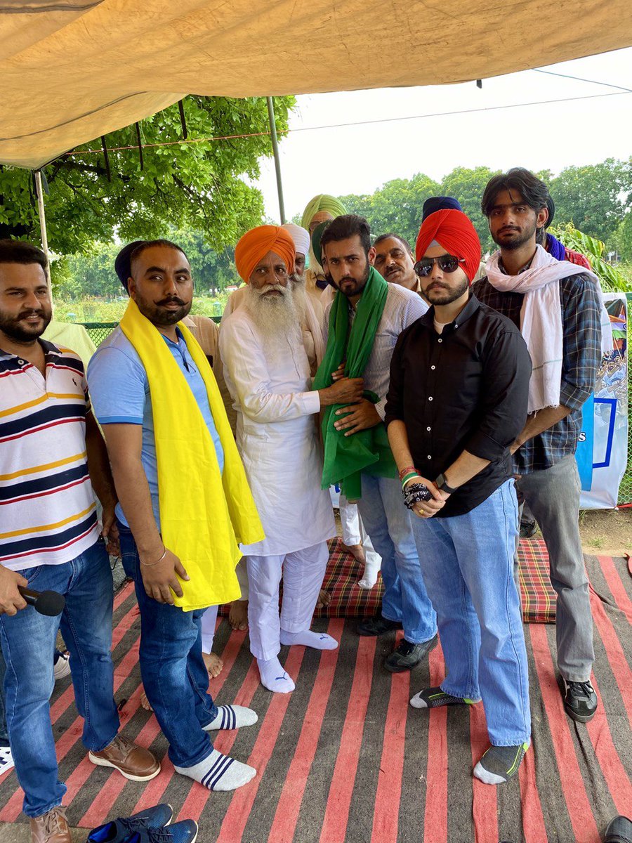 rajkaranbaidwan's tweet photo. Famous Kisan Leader @GurnamsinghBku Ji extended his support to NSUI strike against Panjab University authorities to reopen campus and conduct Senate elections so as to restore it's democratic structure.
#ReopenPU
#SaveSenate
#SavePU https://t.co/qp7L2VDFkq