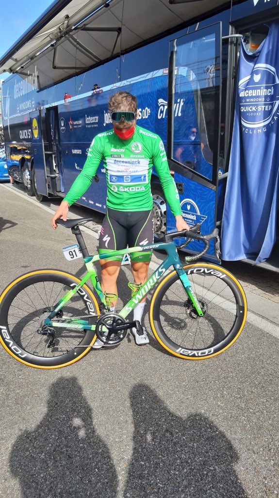Soudal Quick-Step Pro Cycling Team (@soudalquickstep) on Twitter photo A stunning <a href="/iamspecialized/">Specialized Bicycles</a> bike for #LaVuelta21 green jersey <a href="/FabioJakobsen/">Fabio Jakobsen</a> at the start of the race’s final road stage 😍 A stunning <a href="/iamspecialized/">Specialized Bicycles</a> bike for #LaVuelta21 green jersey <a href="/FabioJakobsen/">Fabio Jakobsen</a> at the start of the race’s final road stage 😍