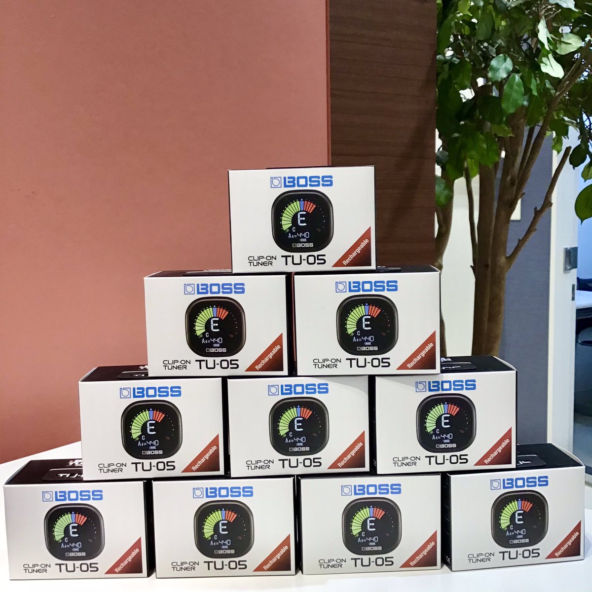 shima_hr_fuchu's tweet image. BOSSの新クリップチューナー「TU-OS」が入荷しました‼️
この機会に是非買ってみてください😆

#BOSSクリップチューナー　#BOSSチューナー　#TUOS