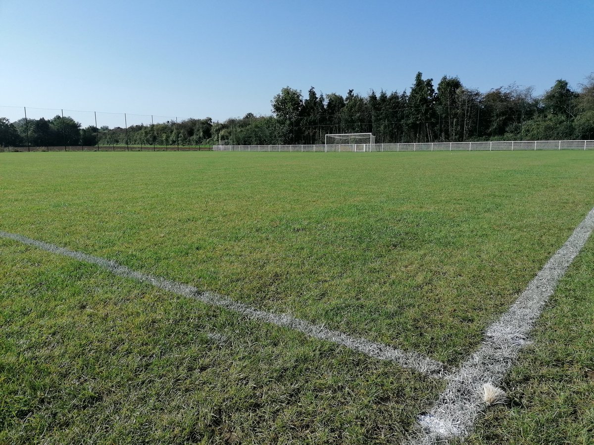 Première journée de championnat demain ! L'équipe fanion reçoit l'ES Gandrange à 15h00 à Cuvry. Venez nombreux. Allez l'Excelsior ⚪⚫ #excelsior #cuvry #football