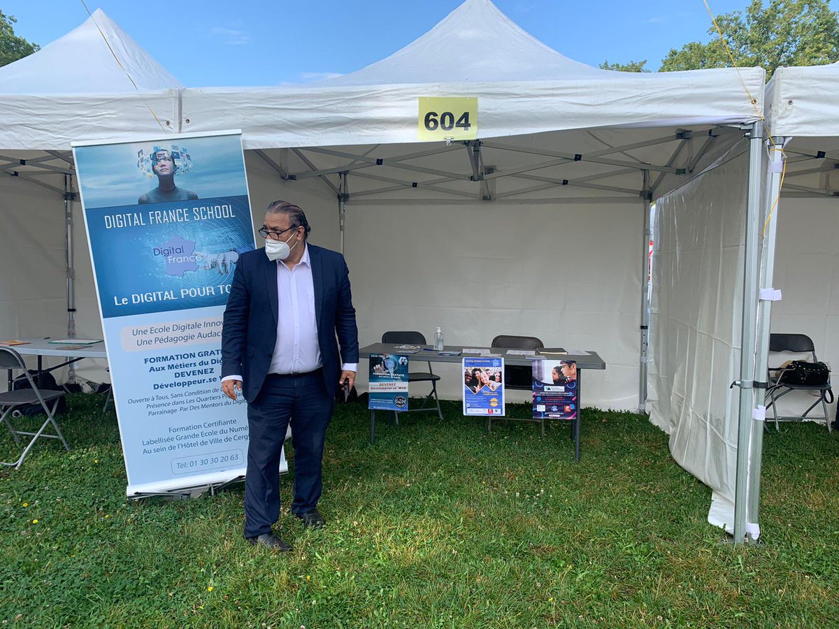 PKuchly57's tweet photo. Mon ami @mbayassine vous attend avec son équipe de @DigitaleFrance à la #JournéeDesAssociations à @CergyPontoise95
10/18h Stand 604 Ballons jaunes - #InsertionEmploi Parc François Mitterrand
#YouthDigitalProgram
#CompétencesDigitalespourlEmployabilité
https://t.co/PL7MFNZ7Ne https://t.co/3QA5c44Dbf