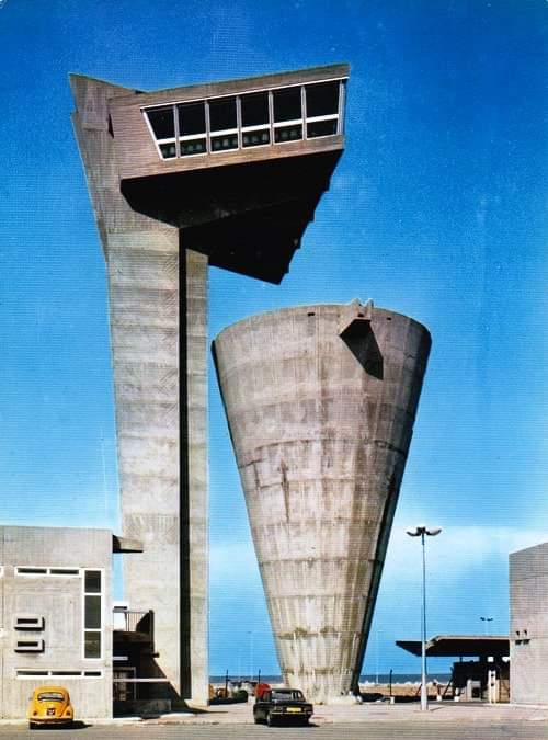 areasvellas's tweet photo. Gaston Jaubert...
observation tower and water tank at port of Marseille. 1968
#architecture #arquitectura #Jaubert https://t.co/Zwt0rRBr15