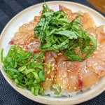 使う調味料はたったの2種類？!簡単でとっても美味しそうな漬け丼レシピ!