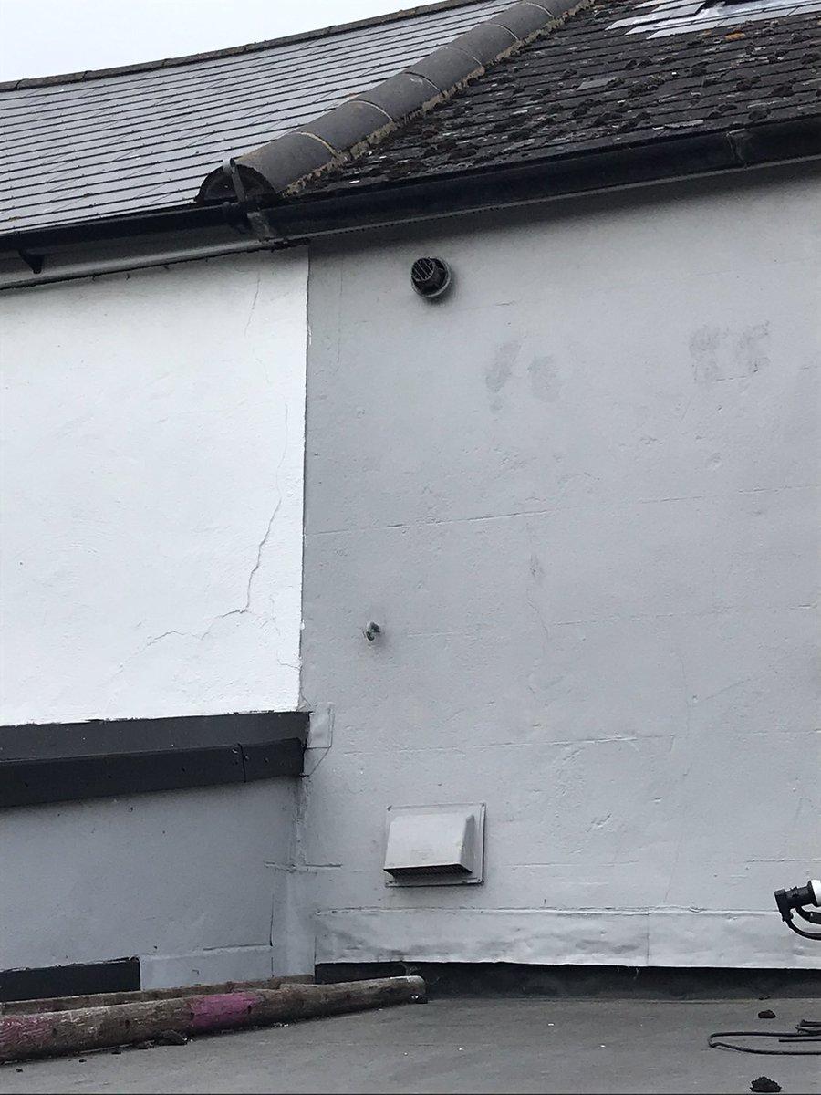 Sorry to new owners of this property which I’ve had to walk away from…F3 fan fault…not surprising looking at the terminal 🤦🏼 and even if that wasn’t the case I didn’t pack my go go gadget legs to reach it! #sadtimes #Unbelievable #why