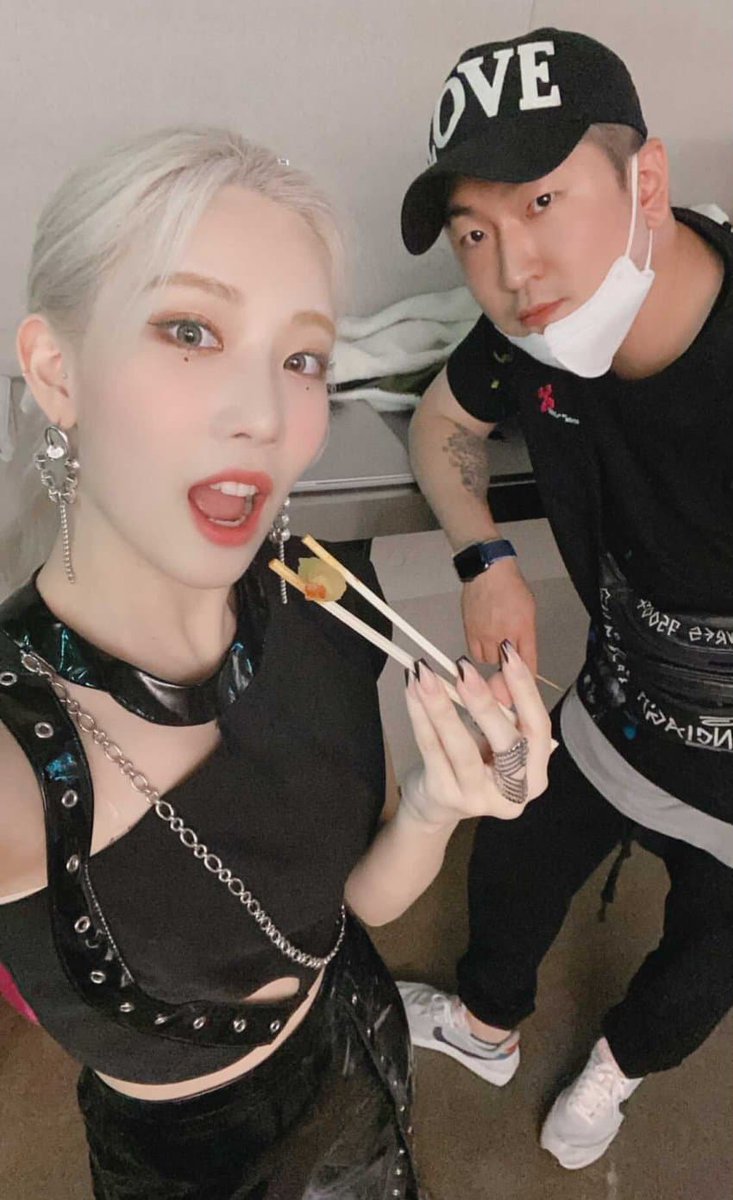 orrery_nim's tweet photo. Ryan Jhun on dcinside:
"We'll do an event soon so hang on
I'll pour it all out before the 17th
We haven't even started whewㅠ not sure what people will like, so prepared a lot
With how much support #LOONA's company is giving, I'm prepping hard with a thankful heart ㅠ"
1/2 https://t.co/7EIQOiFoW4
