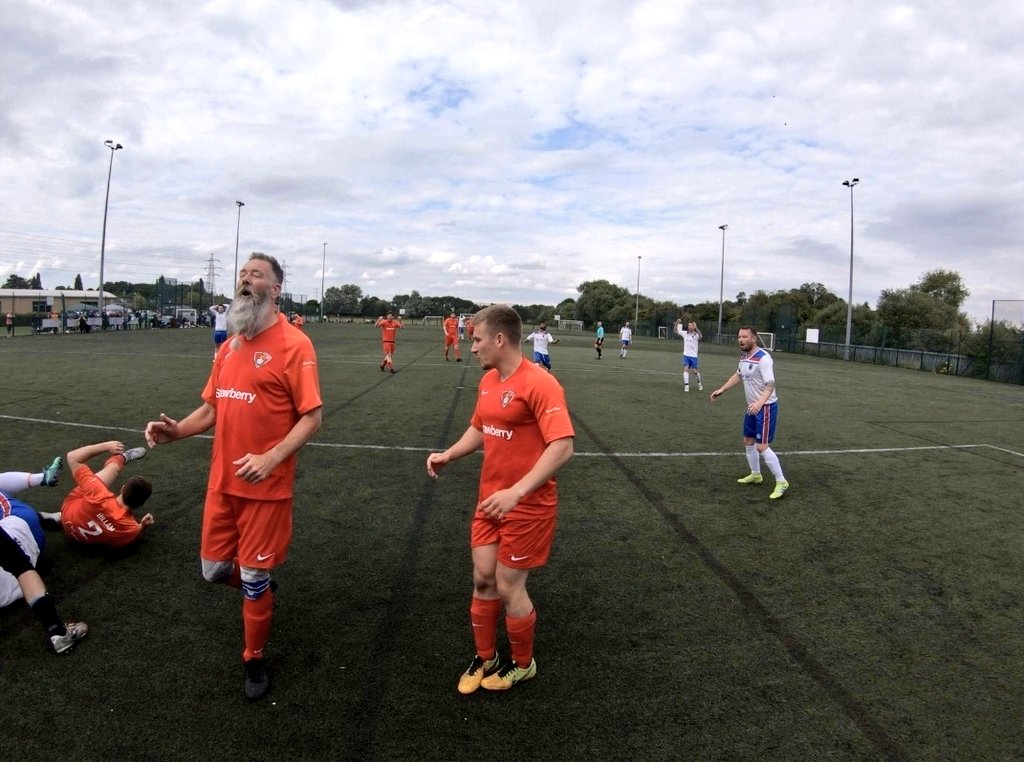 AFCYorkies's tweet image. • 𝐂𝐀𝐏𝐓𝐈𝐎𝐍 𝐂𝐎𝐌𝐏𝐄𝐓𝐈𝐓𝐈𝐎𝐍 •

There's a lot going on here in one snap from our game against @supportSCFC in the NHS Tournament last month.

Plenty of Yorkies in the thick of the action. Give us your best caption competition answers! 🗣🗨

📸 @JRBillam

#CaptionComp