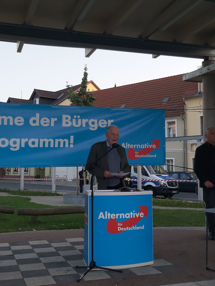 AndreasKalbitz's tweet photo. Eindrücke von der gestrigen Kundgebung in #Elsterwerda mit
Dr. Alexander #Gauland (MdB),
Björn #Höcke (MdL),
Silvio #Wolf,
Volker #Nothing (MdL),
Dominik #Kaufner,
Roman #Kuffert,
Andreas #Schober und der
Jungen Alternative #Brandenburg:
https://t.co/AwJH1QQdYT https://t.co/ZcmBnNGOjc