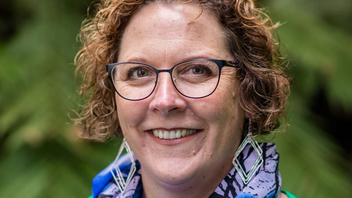 .<a href="/waikato/">The University of Waikato 🎓</a>'s <a href="/Prof_Margaret/">Margaret Lloyd Sieger, PhD</a>: "We need to be training scientists to be able to speak with economists, social scientists and vice versa using a shared language &amp; common understanding of what #ClimateChange is to come up with new thinking and solutions" 

buff.ly/3BE93gf