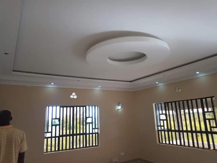 vybzter's tweet photo. @amerix Am a gypsum fundi, building at a foldable cost. https://t.co/KoHHxNQdSL